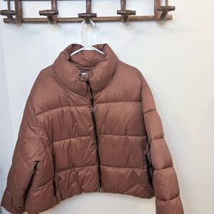 Old Navy Cropped Puffer Jacket in Warm Brown